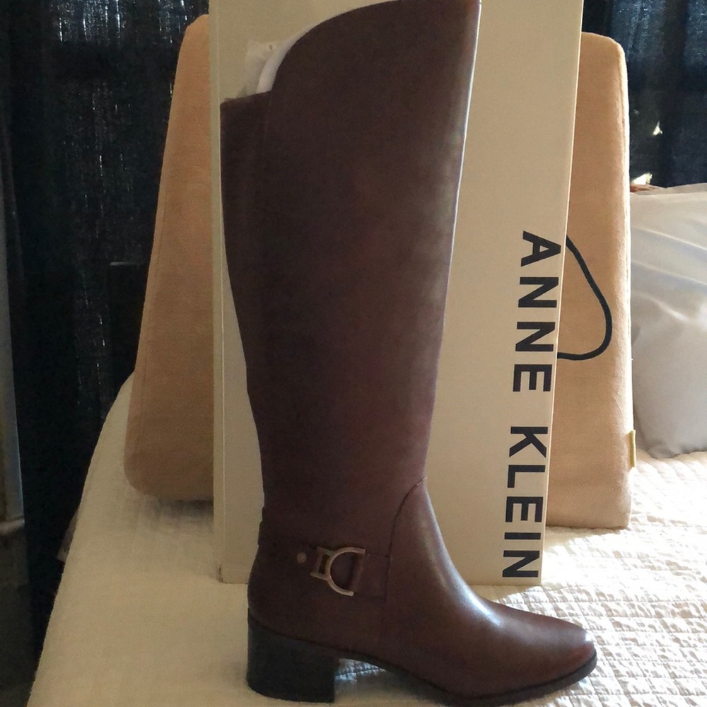 Dress boots